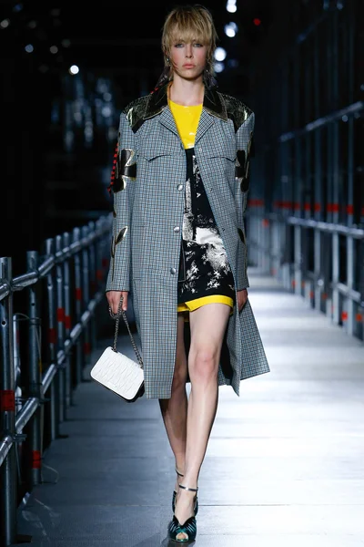 Look 2